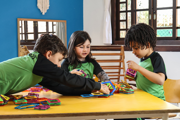 PROJETO 21_CRIANÇAS NA ESCOLA
