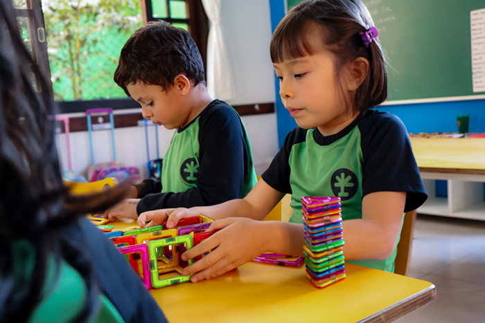 PROJETO 21_CRIANÇAS NA ESCOLA